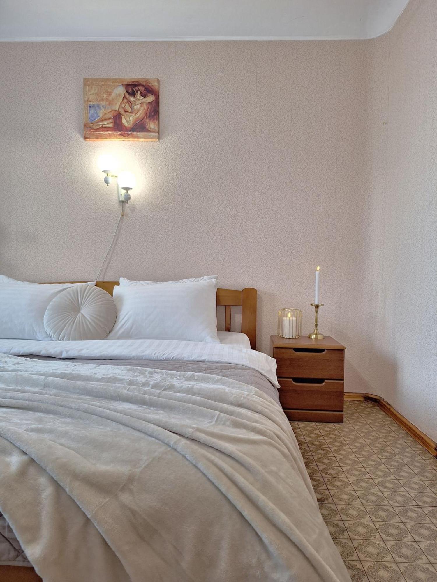 4 Ліжка З Балконом Документи Для Відряджень Мережа Alex Apartments Безконтатне Заселення 24-7 ポルタヴァ エクステリア 写真